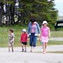 <p align=left>Petite famille au Camping de la Minganie, à Longue-Pointe-de-Mingan.